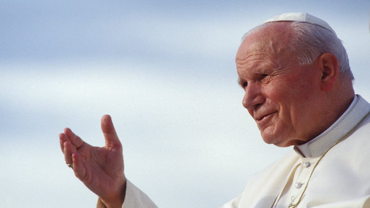 Papa Juan Pablo II: investigación presenta pruebas sobre casos de pederastia encubiertos por el religioso antes de se pontífice.