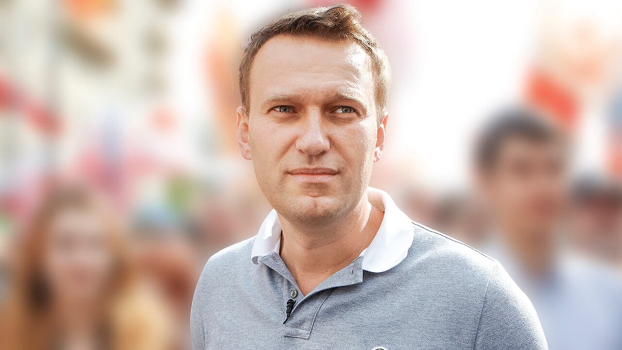 A este abogado de ojos azules lo llaman “el Paul Newman ruso” por su atractivo físico. De extracción humilde, Navalni se convirtió en el activista que más ha atacado los excesos y las riquezas de los amigos oligarcas de Putin.  