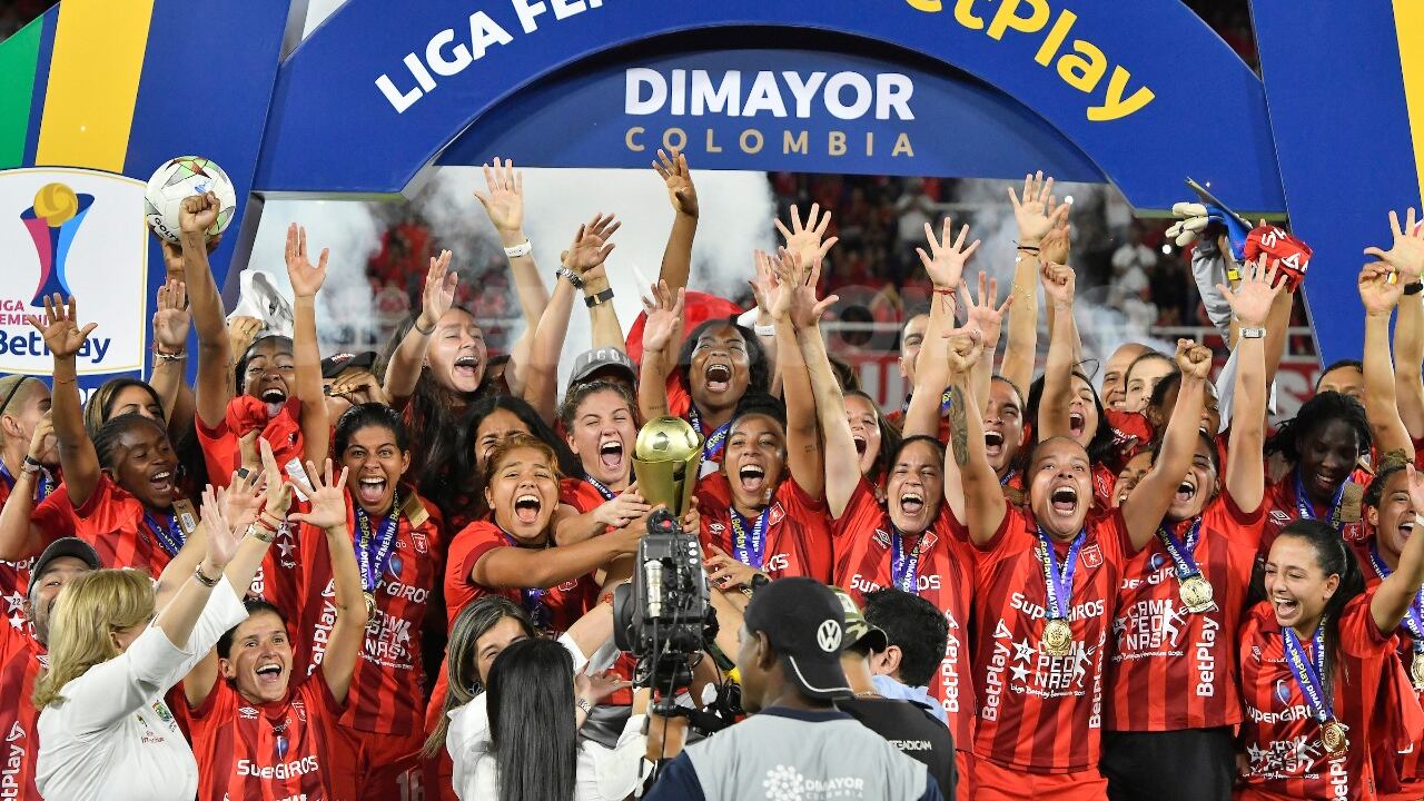 América de Cali femenino campeón de la liga colombiana tras derrotar al Deportivo Cali.
