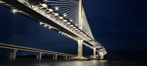 El Puente Pumarejo es una de las construcciones insignia de la ciudad y uno de los principales atractivos turísticos.