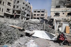 Vista de los edificios destruidos y dañados tras los ataques israelíes contra el campo de refugiados de Nuseirat en la ciudad de Gaza