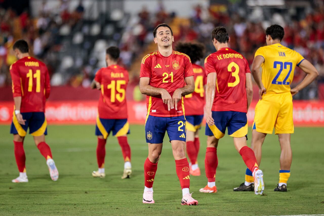 Mikel Oyarzabal, de España, celebra un gol durante el partido amistoso - Eurocopa 2024 entre España y Andorra en el Nuevo Vivero de Badajoz, España, el 05 de junio de 2024.