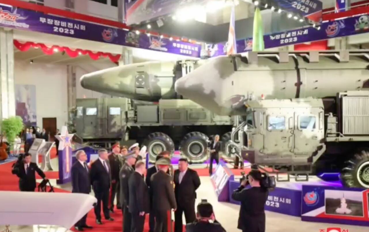 El ministro de defensa ruso fue uno de los invitados de Cora del Norte a la Weaponry Exhibition-2023.