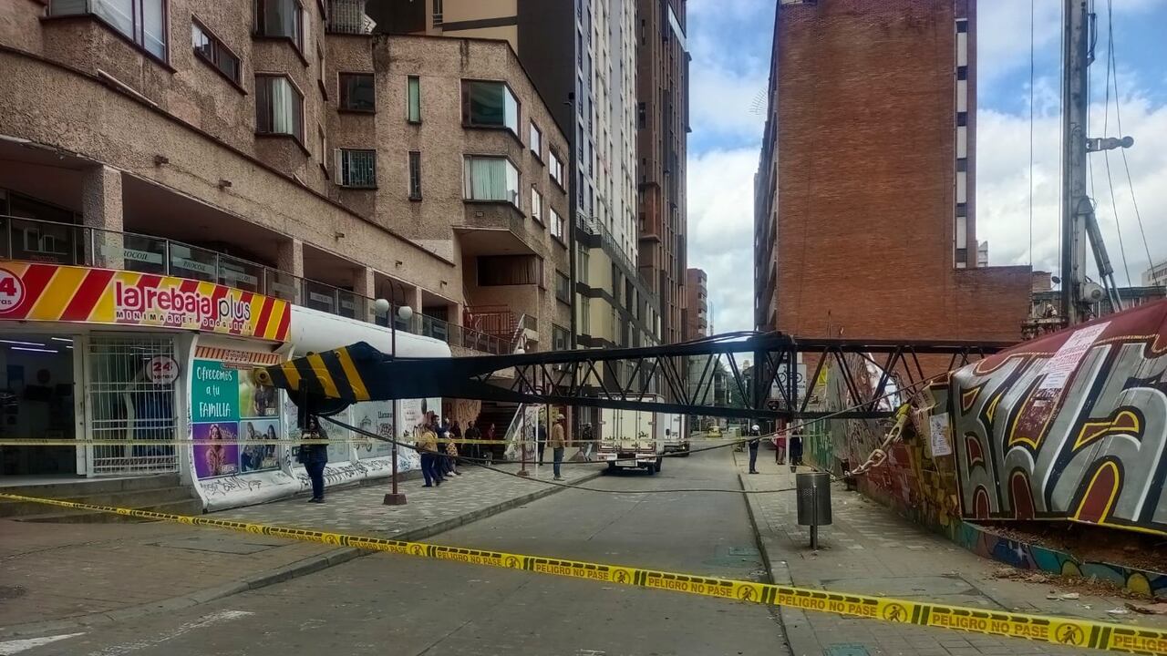 Grúa de construcción que se cayó en el centro de Bogotá