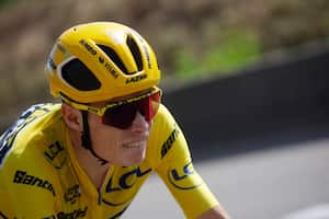 Jonas Vingegaard con el maillot amarillo de líder del Tour.