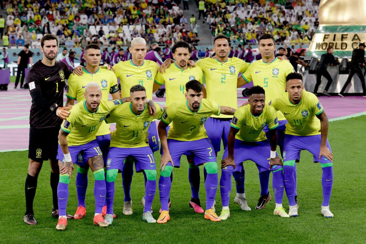 Selección de Brasil, envuelta en polémica por actividad nocturna