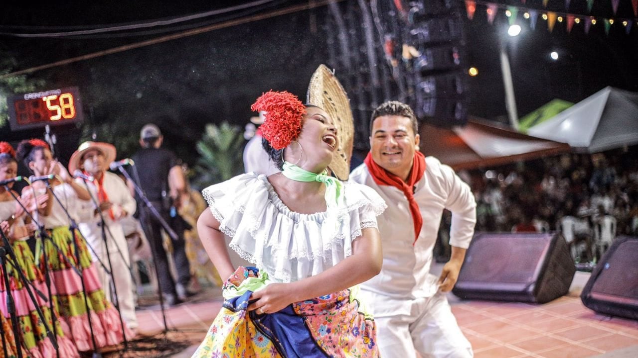 Durante dos días, 19 delegaciones de distintos municipios de Bolívar y del Caribe Colombiano, engalanaron este certamen a ritmo de danzas y tamboras.