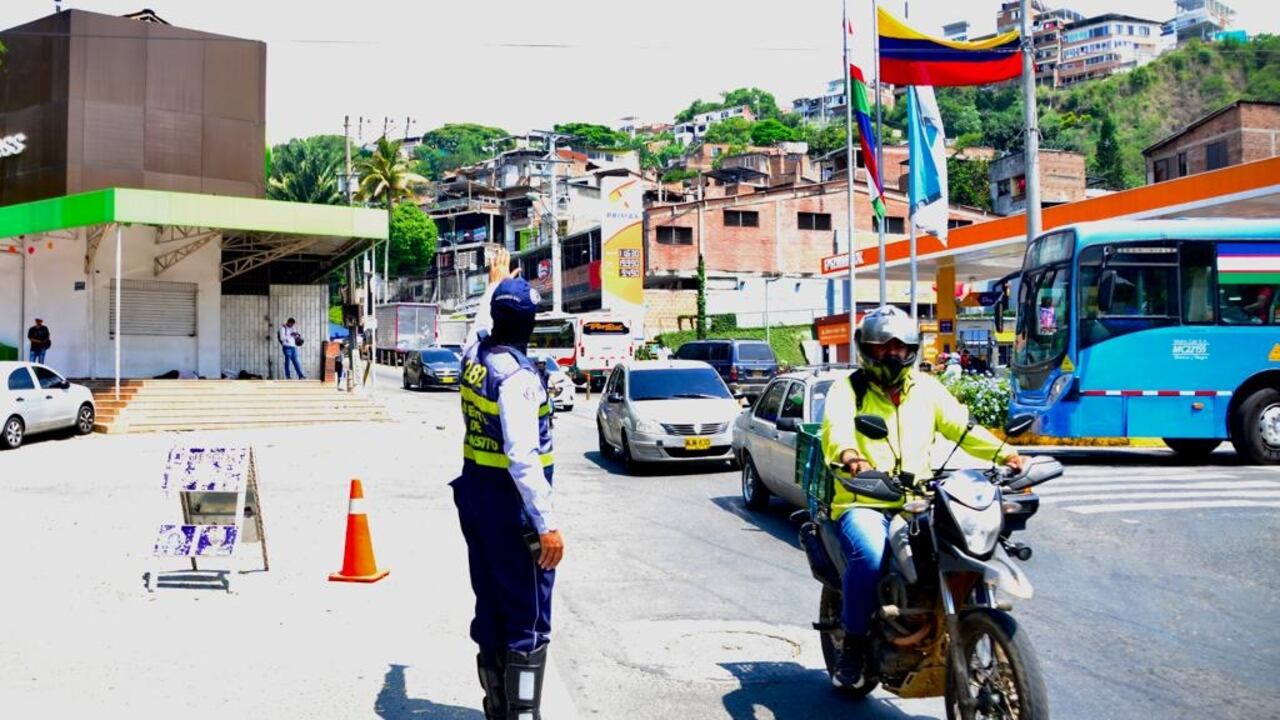 Agentes de tránsito en Cali.