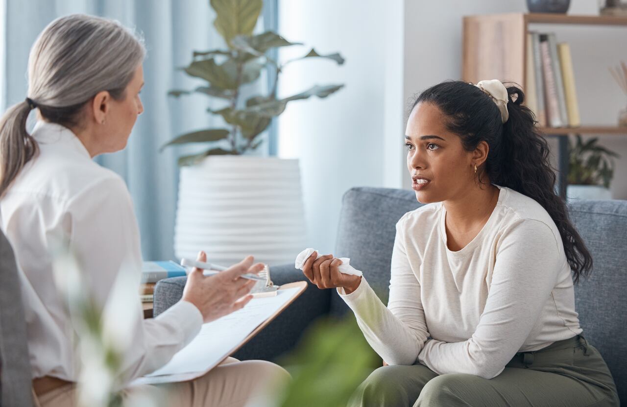 Es importante ir al psicólogo cuando se sospecha de algún síntoma que afecte la salud mental.