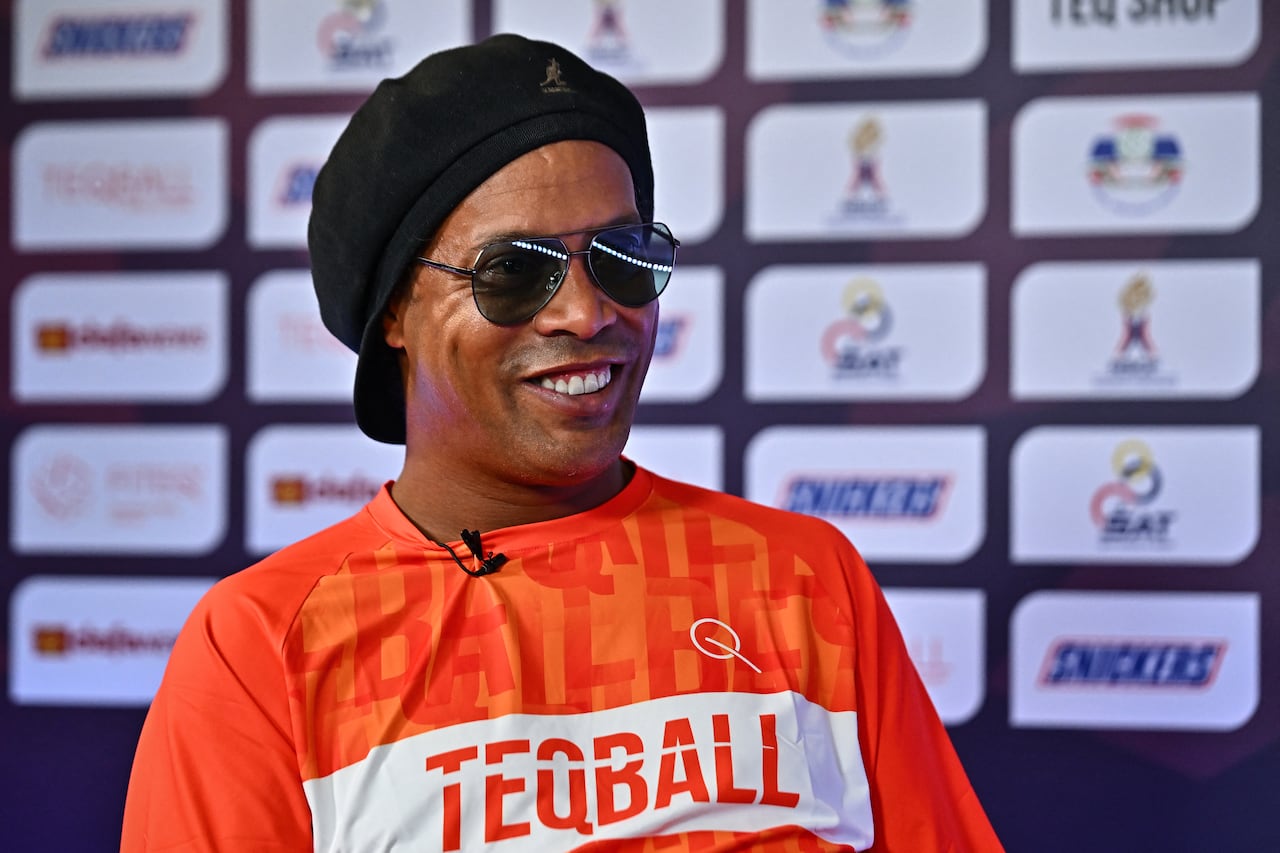 Imagen de Ronaldinho jugando Teqball