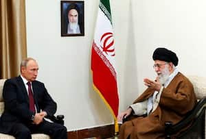 Los líderes de Irán y Rusia se reúnen para afianzar relaciones