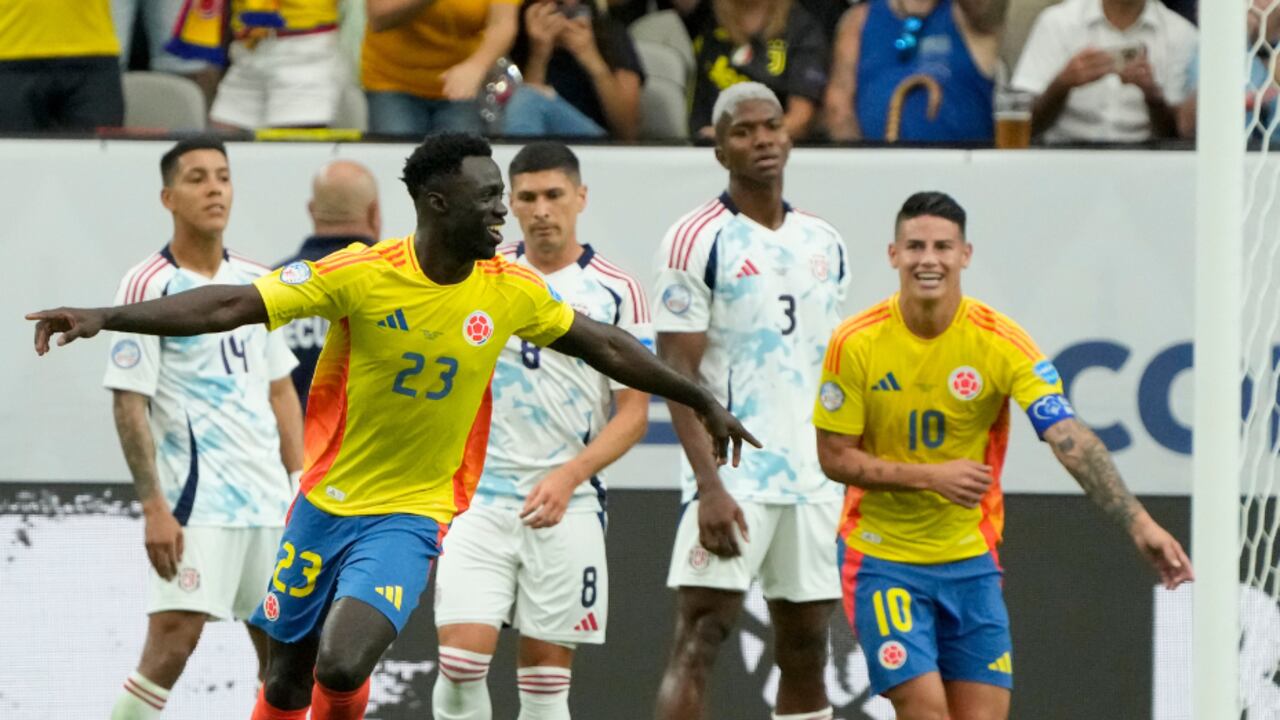 Dávinson Sánchez, luego de anota el segundo gol de Colombia, durante el partido contra Costa Rica.