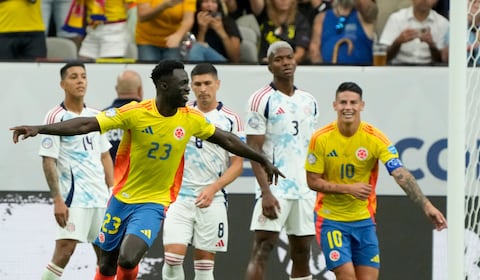 Dávinson Sánchez, luego de anota el segundo gol de Colombia, durante el partido contra Costa Rica.