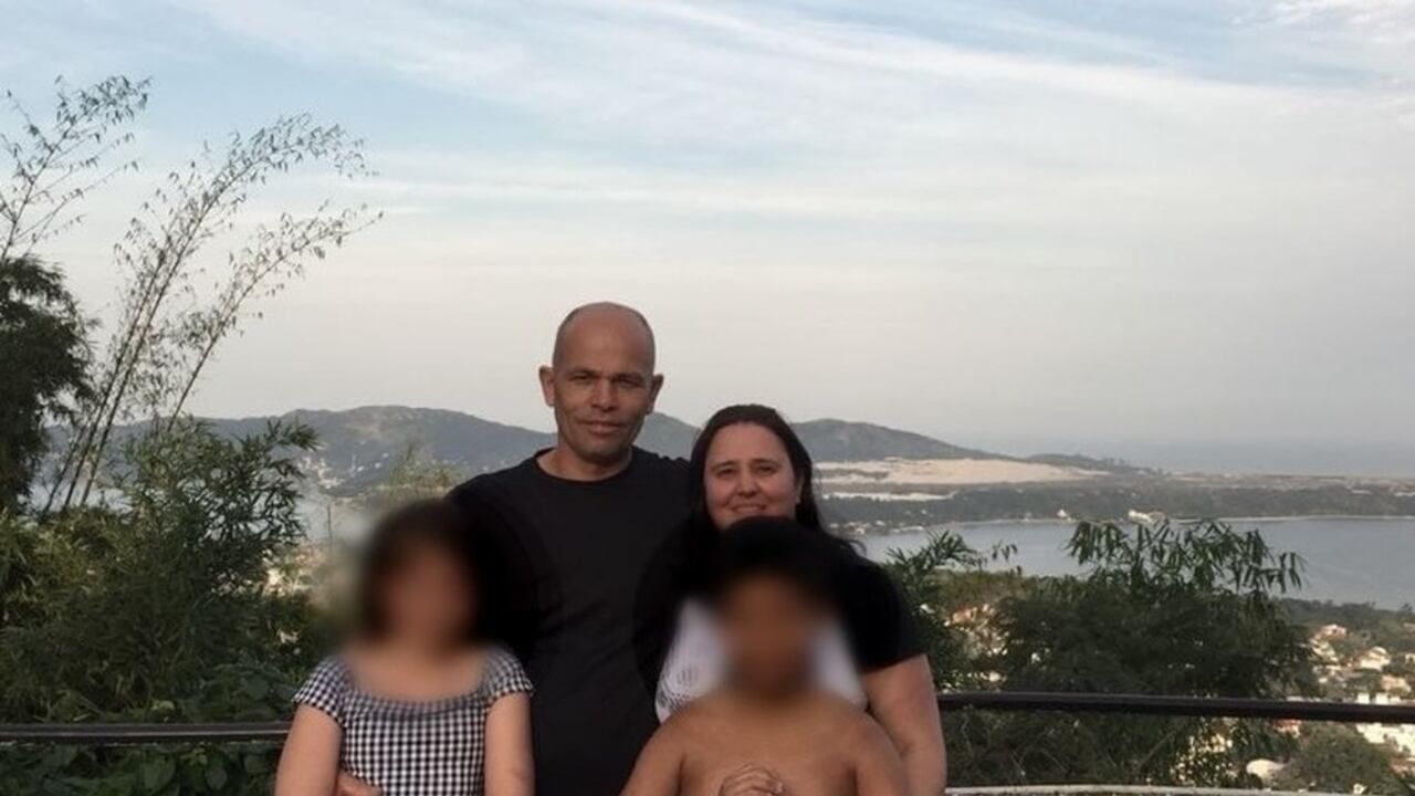 El menor de edad asesinó a sus padres y su hermana en Brasil