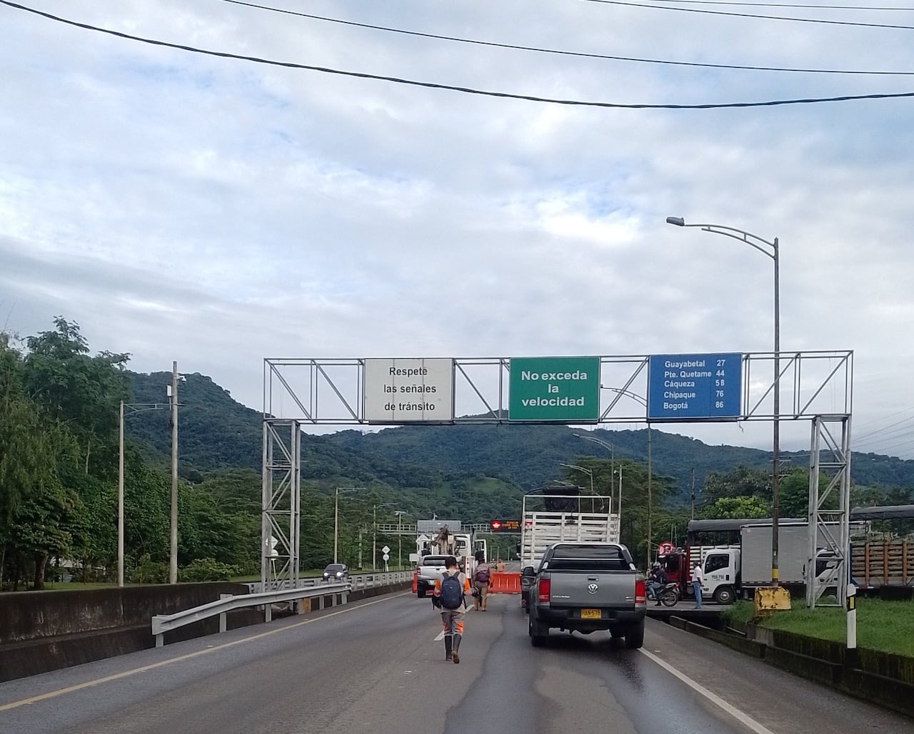 No hay tiempo estimado para abrir la vía al Llano.