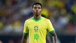 Rodrygo, junto a Vinícius, tiene la tarea de resucitar la esperanza de Brasil en la Copa América