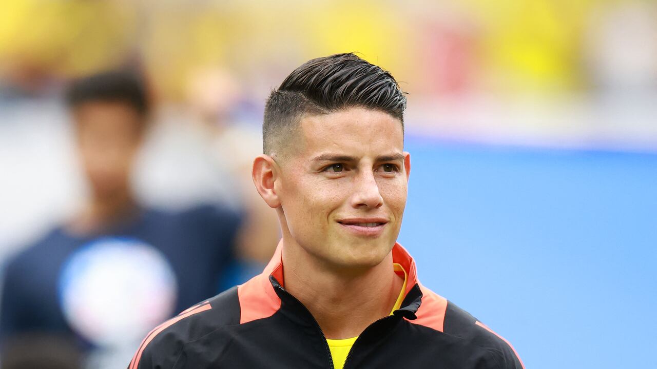 HOUSTON, TEXAS - JUNE 24: James Rodriguez of Colombia lines up prior to the CONMEBOL Copa America 2024 Group D match between Colombia and Paraguay at NRG Stadium on June 24, 2024 in Houston, Texas.   Hector Vivas/Getty Images/AFP (Photo by Hector Vivas / GETTY IMAGES NORTH AMERICA / Getty Images via AFP)