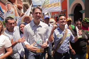 Daniel Quintero le entregó su respaldo en Cartagena al candidato José Luis Osorio que busca llegar a la Alcaldía