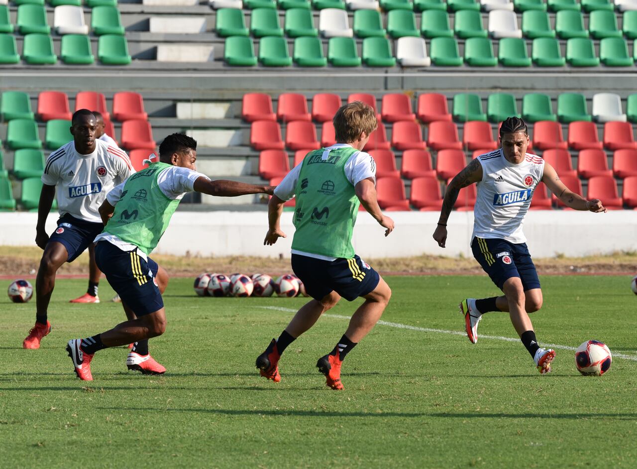 Entrenamiento de la Selección Colombia Masculina de Mayores, realizado en el estadio Ramón Tahuichi Aguilera en Santa Cruz de la Sierra, Bolivia
Derechos de fotografía autorizados por FCF