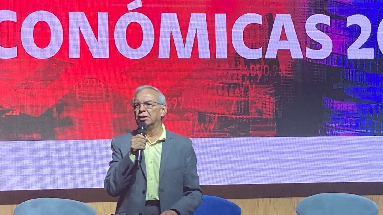Ricardo Bonilla, ministro de Hacienda en seminario de Anif-Fedesarrollo, en Bogotá.