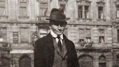 Fotografía de Franz Kafka en Praga, alrededor de 1922. Wikimedia Commons