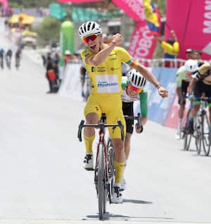 'Superman' López se proclama campeón de la Vuelta a Colombia 2023. Foto: @team_medellin