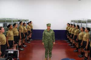 En Coveñas Sucre, las 72 aspirantes a infante de marina recibirán entrenamiento militar.