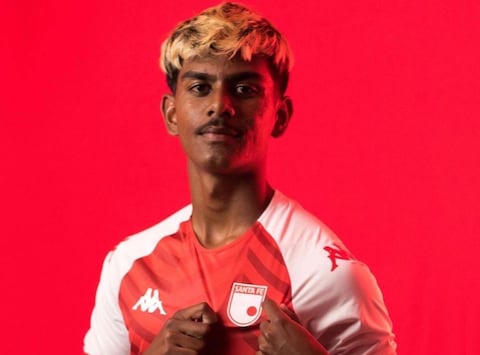 Aniket Bharti, futbolista indio.