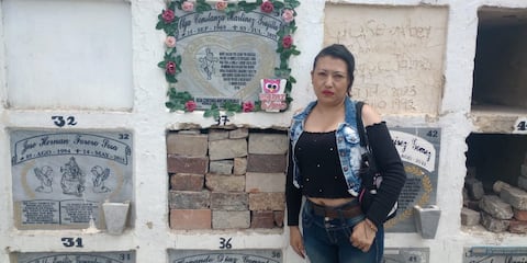 Madre de una víctima de falsos positivos denuncia la exhumación del cuerpo de su hijo sin autorización en un cementerio de Bogotá