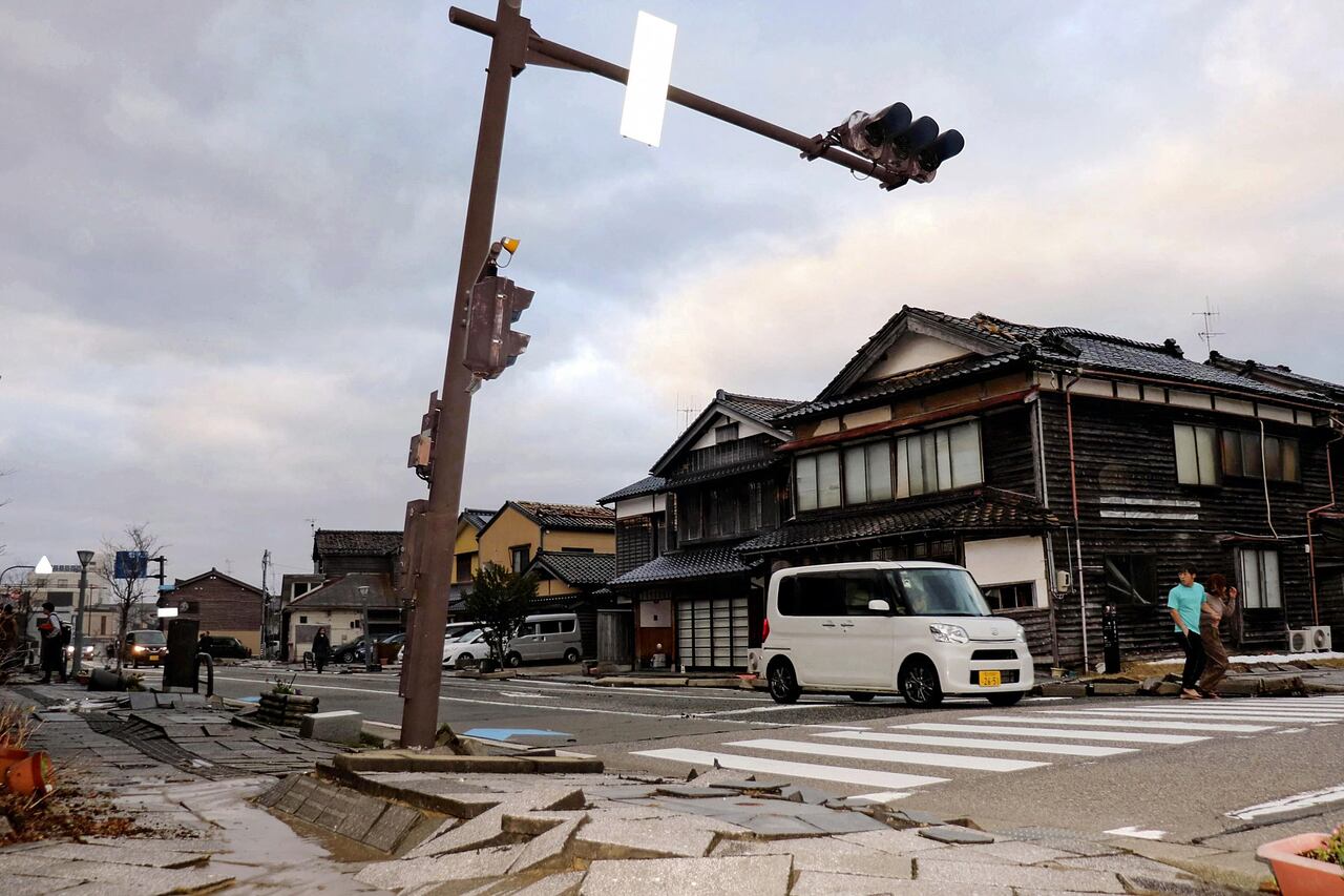 Tsunamis golpean la costa oeste de Japón tras potente sismo de magnitud 7,6