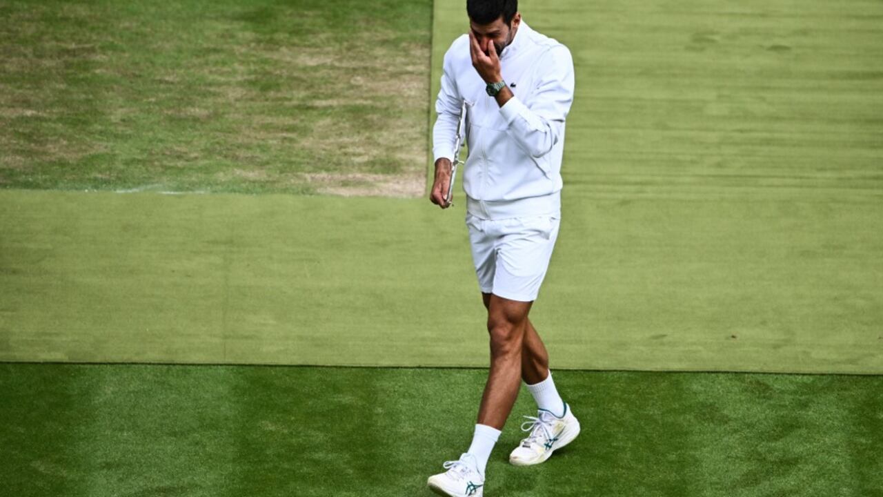 Novak Djokovic tras perder la final de Wimbledon 2023.