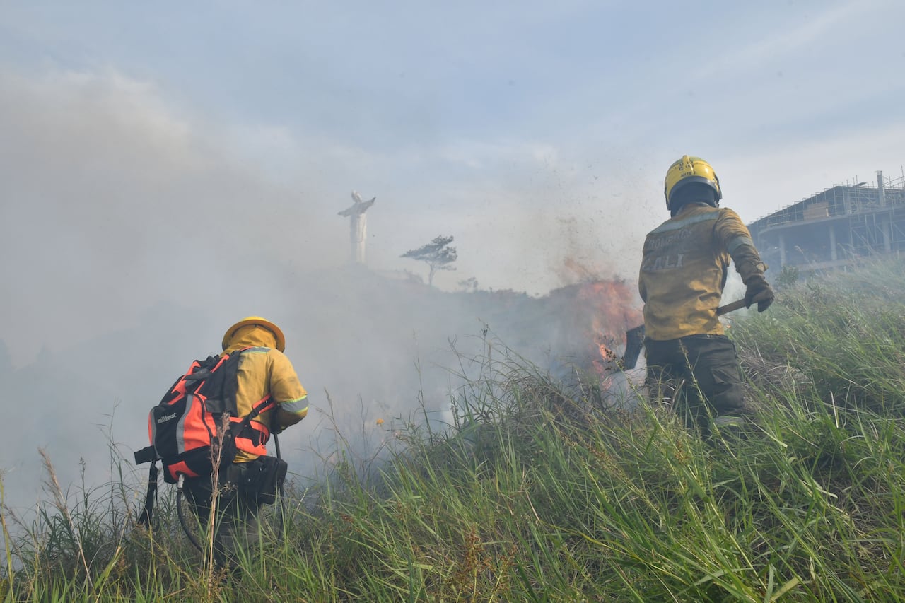“Grandes incendios de los últimos días en Cali han sido provocados”: secretario de Gestión del Riesgo Rodrigo Zamorano.