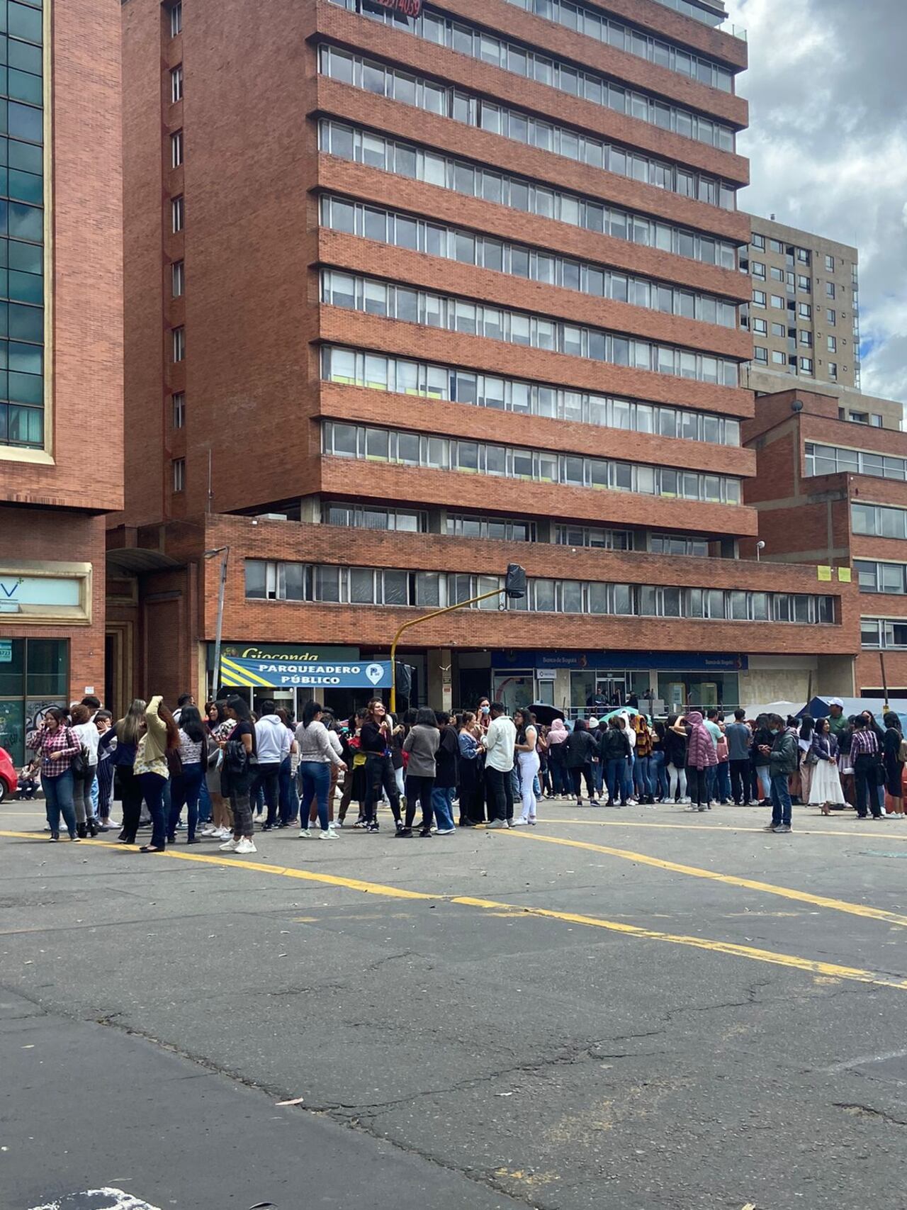 Momentos de pánico se vivieron en las ciudades.