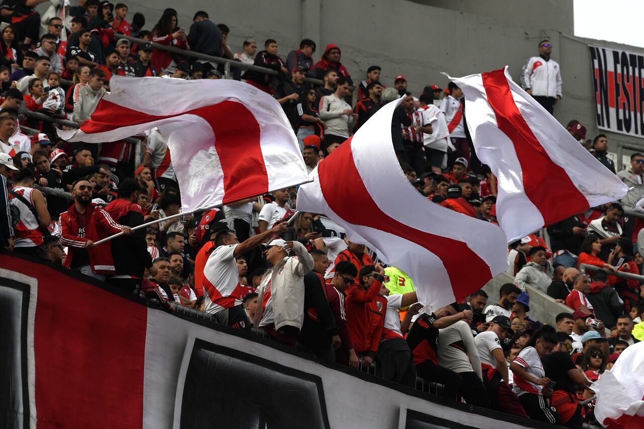 Afición de River Plate hizo presencia masiva en el estadio.