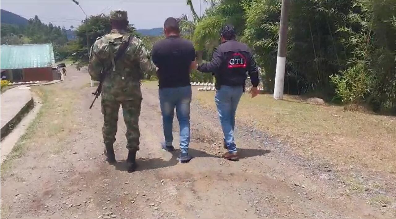 En Dagua, Valle del Cauca, Ejército capturó a alias Dúver o Negro, señalado de ser el cabecilla de las redes de apoyo a estructuras residuales.