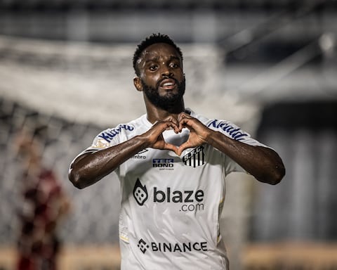 Stiven Mendoza marcó un gol en la victoria de Santos sobre Flamengo.