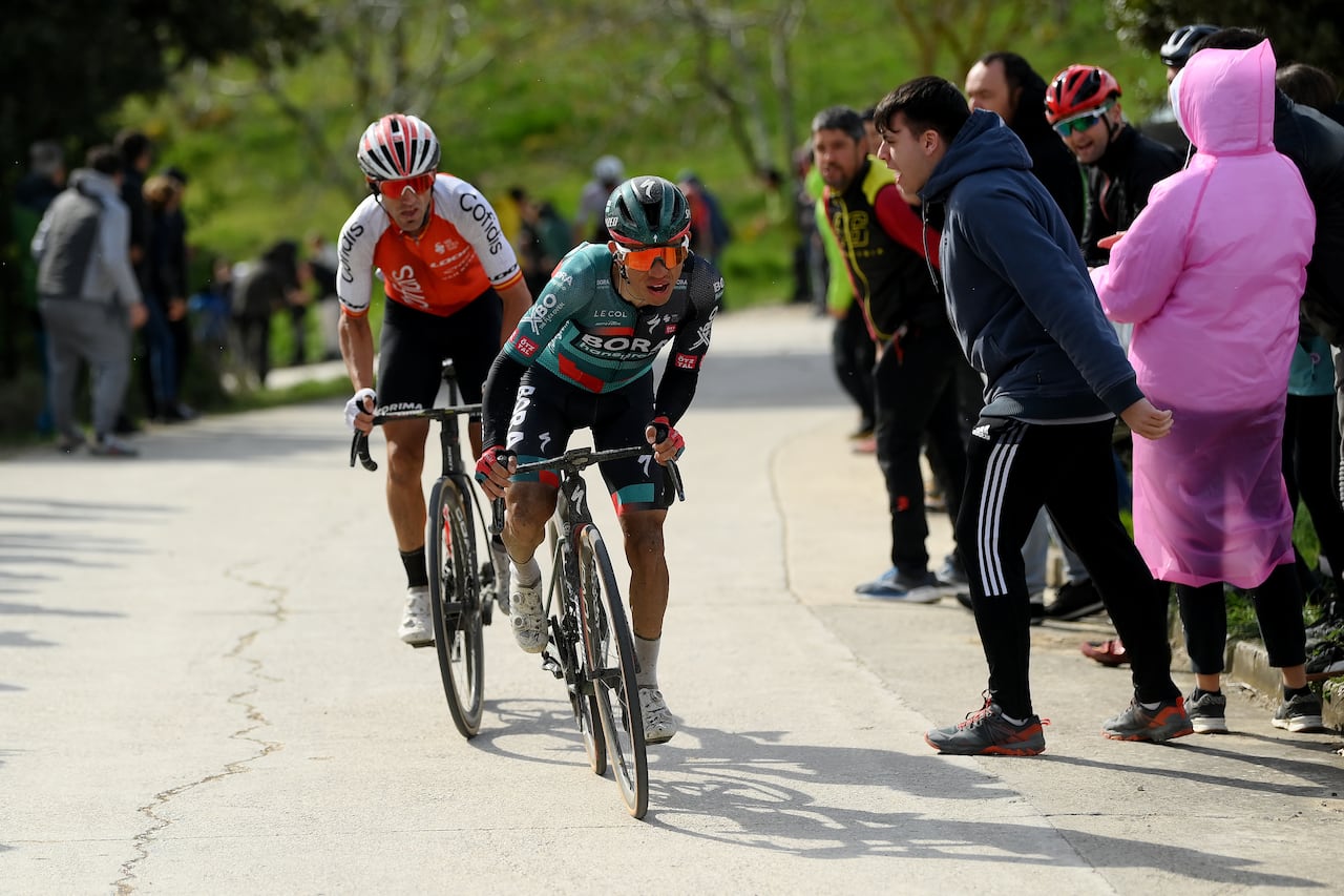 ESTELLA, SPAIN - APRIL 01: (L-R) Ion Izaguirre of Spain and Team Cofidis and Sergio Andres Higuita Garcia of Colombia and Team BORA – Hansgrohe compete in the breakaway during the 32nd Gran Premio Miguel Indurain 2023 a 203.2km one day race from Estella to Estella / #GPIndurain / on April 01, 2023 in Estella, Spain. (Photo by David Ramos/Getty Images)
