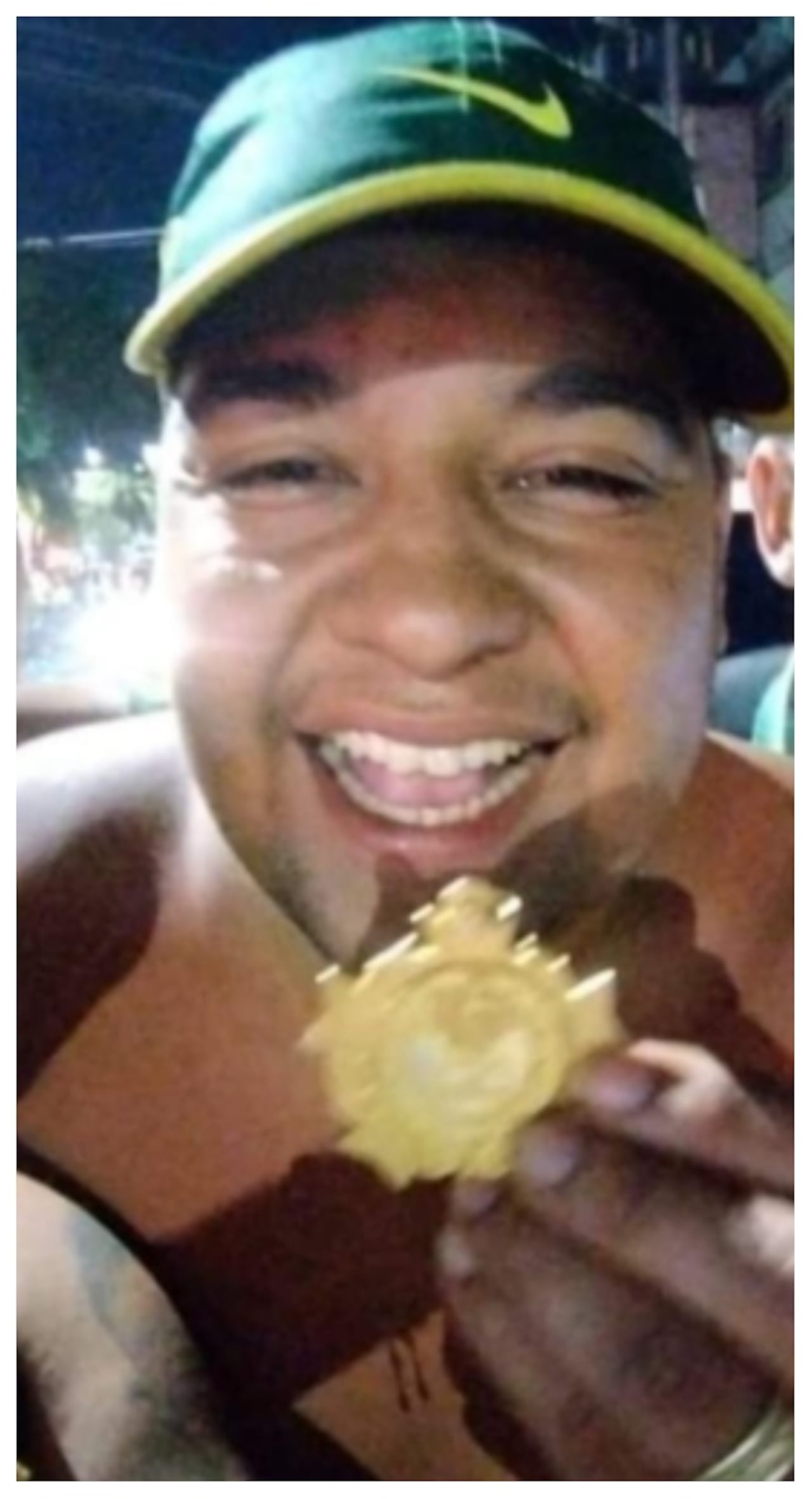 Juan Sebastián Luna hincha que robó la medalla a Carlos Henao