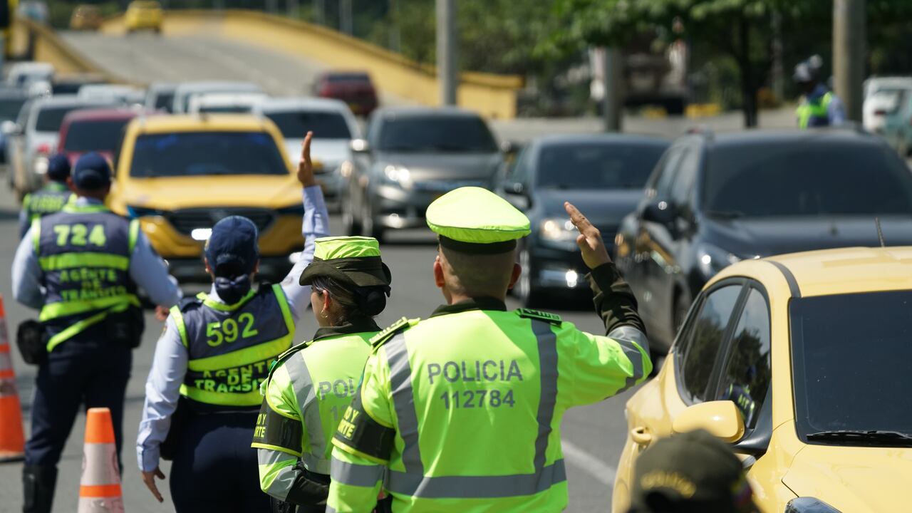 Refuerzan seguridad vial para el puente festivo de San Pedro y San Pablo. La Gobernación del Valle del Cauca tendrá un amplio despliegue operativo con más de 100 agentes y reguladores de tránsito que acompañarán la movilidad de propios y turistas el fin de semana.