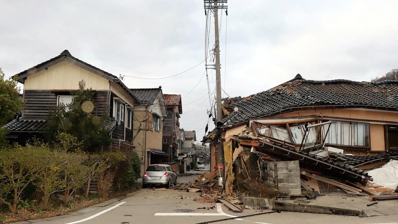 Tsunamis golpean la costa oeste de Japón tras potente sismo de magnitud 7,6