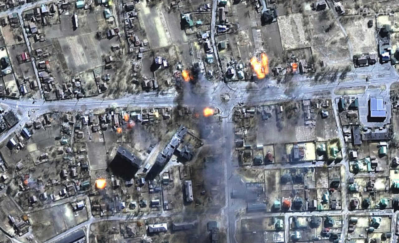 Pese al anuncio de Rusia sobre reducir sus operaciones militares cerca de Kiev y Chernígov, Ucrania denunció este miércoles que las tropas rusas bombardearon, precisamente, la última ciudad en mención. (Imagen satelital de Chernígov, 16 de marzo)