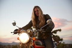 Con una atención especial a la ergonomía y el diseño, estas motocicletas son más que simples vehículos: son extensiones del espíritu aventurero de las mujeres que las eligen.
