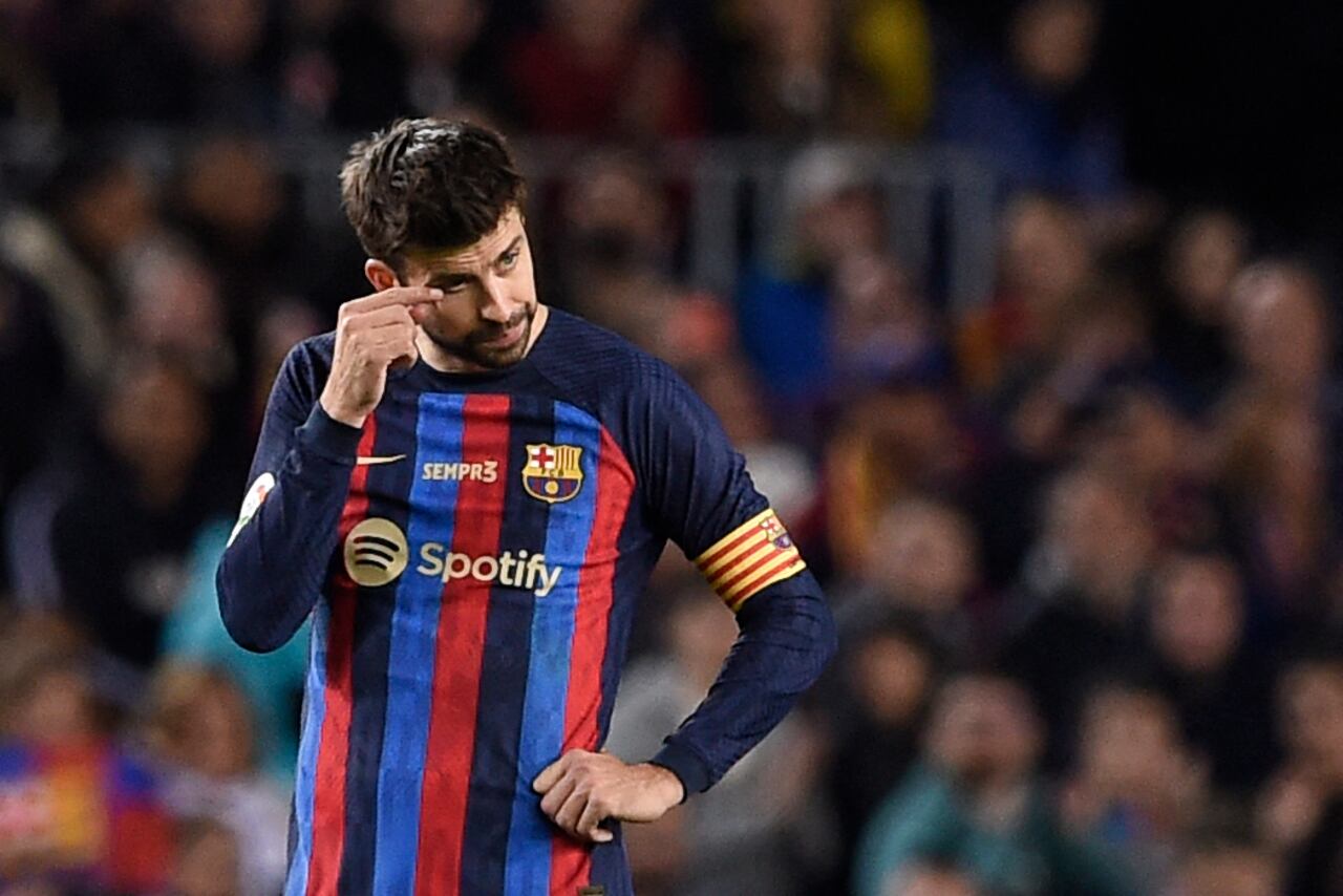 Gerard Piqué vistiendo la camiseta del F.C. Barcelona, club donde ganó todo a nivel nacional e internacional.