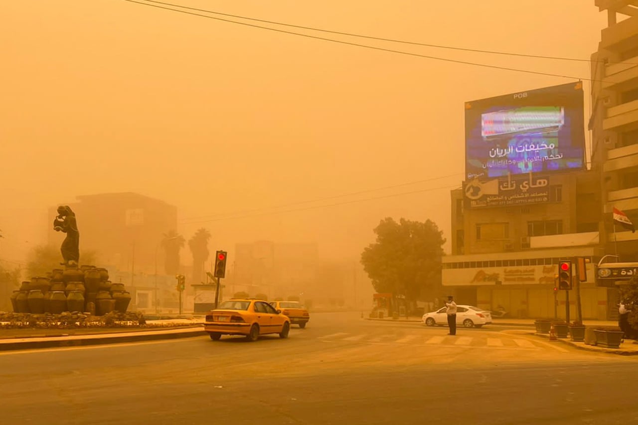 En imágenes : Fuerte tormenta de arena azota Bagdad