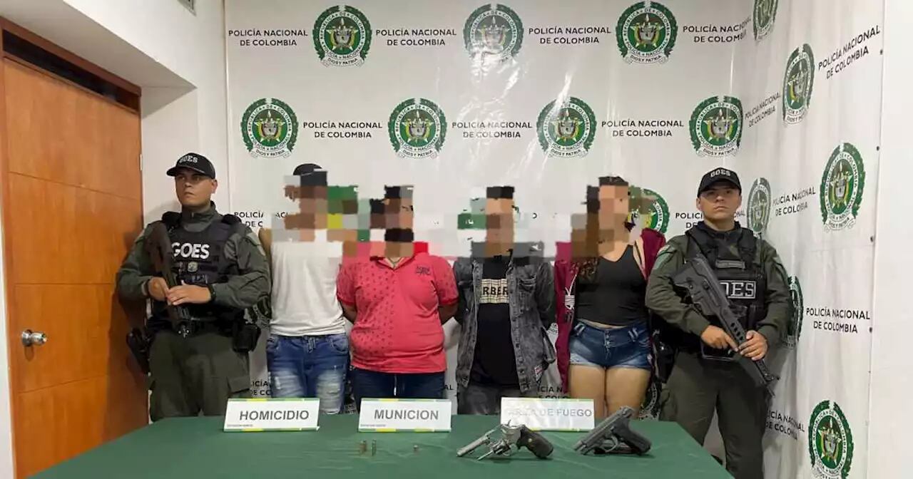 Tres hombres y una mujer serían los responsables del crimen.