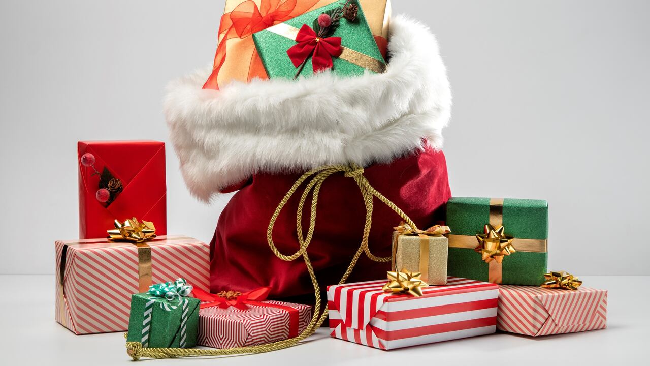 La temporada navideña, con sus patrones de compra, exquisiteces culinarias y expresiones de afecto a través de regalos, sigue siendo una época mágica que une a las personas.