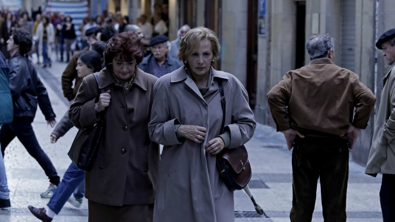 Elena Irureta y Ane Gabarain son Bittori y Miren en 'Patria'. Cortesía HBO.