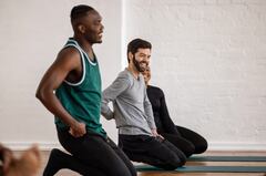Desde sus raíces en los principios de Joseph Pilates hasta su evolución contemporánea, el Pilates continúa siendo un método efectivo para mejorar la postura, la fuerza y la movilidad.