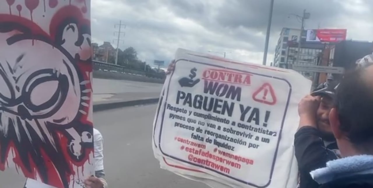 Protesta contra Wom en Bogotá, por falta de pago a proveedores.