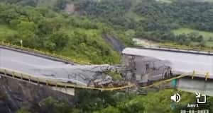 La estructura del puente colapso en la mañana del domingo, 20 de agosto